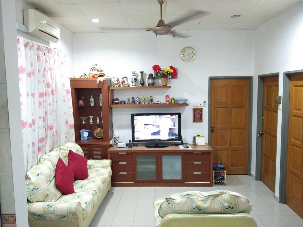 Cozy Mount Erskine Homestay Джордж Таун Екстериор снимка